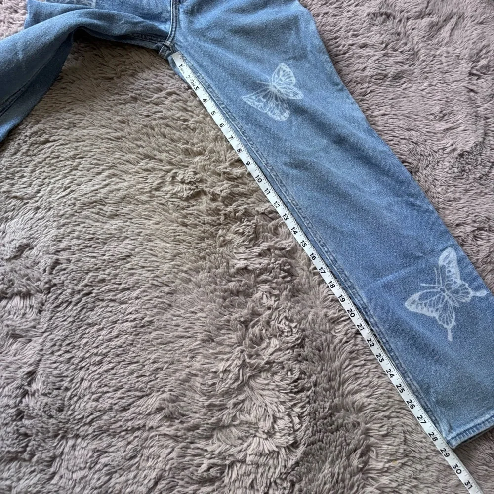 ⭐️⭐️⭐️Hollister wide leg Butterfly Denim Jeans size 0 - Picture 10 of 10